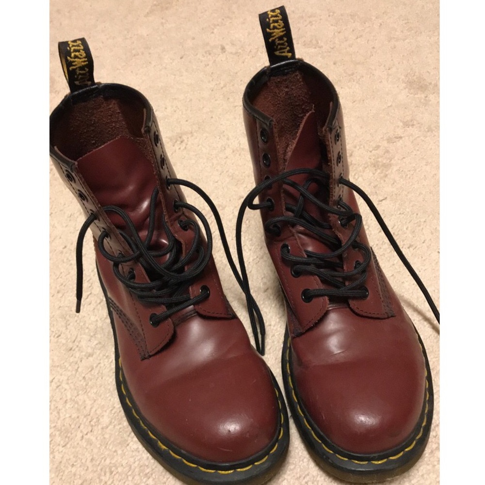 Maroon Doc Marten’s original (leather)